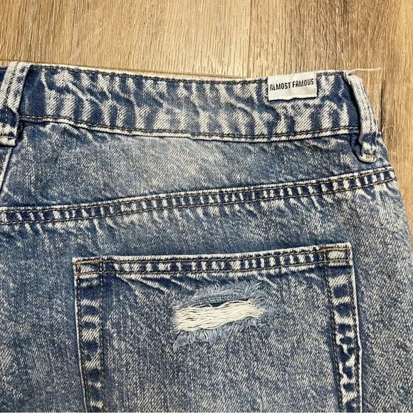 Almost Famous Womens Jeans Size 13 Straight Distressed Acid Wash Juniors Blue - Picture 11 of 16